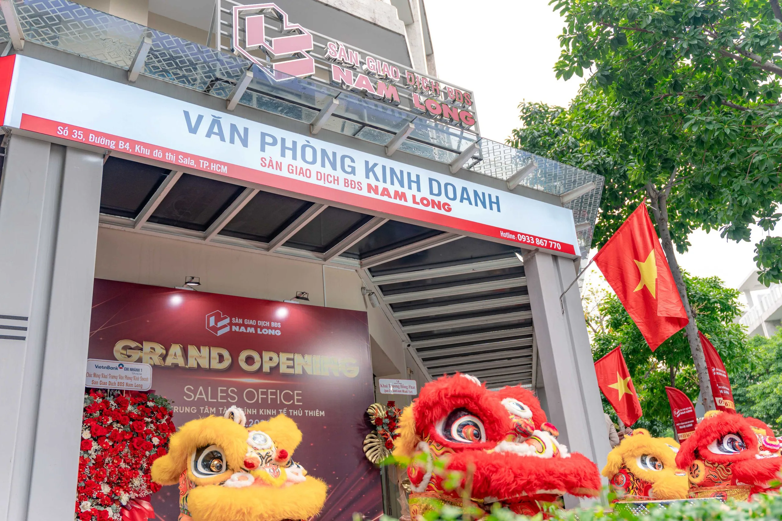 Mặt tiền văn phòng kinh doanh Sàn Nam Long tại Khu đô thị Sala, Thủ Thiêm trong ngày khai trương